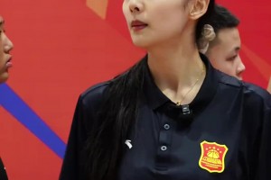 小篮球总决赛上的超绝女教练，当年要是跟她我就进NBA了吧！！