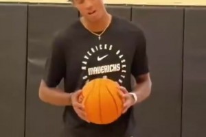 克里斯蒂：从湖人被交易到独行侠，是我职业生涯中最喜欢的一天！