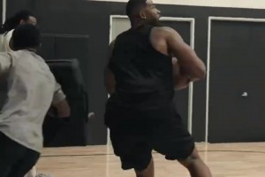 有的球迷以为你退役了！TT依旧在为下赛季做准备，训练挥汗如雨