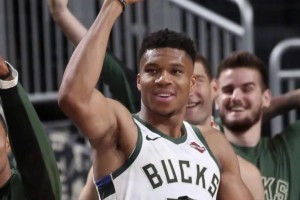 杨毅：字母哥是我见过这么多NBA超巨里最好的采访对象， 没有之一