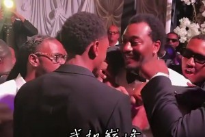 曾经奇才双枪，一个现役一个退役，身材天差地别