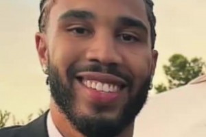 来参加好大哥的婚礼！塔图姆新发型亮相比尔婚礼！