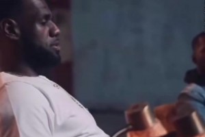 詹姆斯：1-3逆转勇士夺冠 那一刻让我意识到我是GOAT~