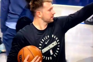 真会玩啊！东契奇和莱夫利这球，赌了10万美金！