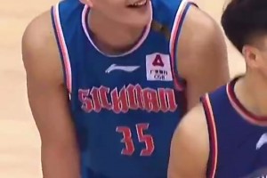 本以为星锐赛MVP会给胜方的朱松玮，不料却破例颁给败方的张镇麟