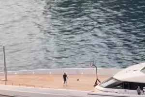 太豪华了，威少在豪华游艇球场中训练！！