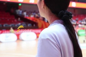 颜值爆表的温柔教练这反差感绝了，场上气场两米八！