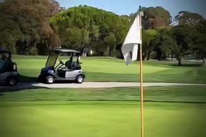 来自于高尔夫的空接！