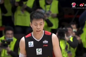 身体素质确实炸裂！张镇麟在CBA扣篮大赛名场面：罚球线内一步大风车暴扣