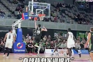 太强了！澳洲巅峰版本周琦随便乱杀，如果亚洲杯有他的话...