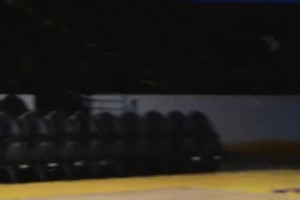 这大长腿真不得了！库里教妹卡梅伦-布林克超远中场3分飚中