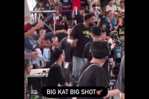 小卡和唐斯一同现身中国台湾参加活动，PK起了三分！