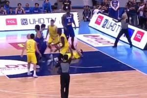 当年世预赛澳大利亚和菲律宾爆发群架，澳队一球员被围殴