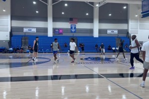 杨瀚森近期在洛杉矶著名野球训练营打球，其中还与卢尼对位！