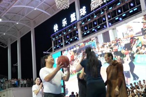 出息了！182网红肘子姐被邀请参加岚皋村BA成全场焦点