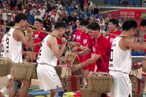 “浙BA”惊现 “硬核伴手礼”...