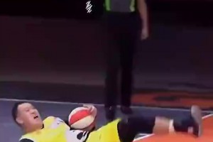 林书豪此前参加中国综艺节目暴怒：你们打球都是靠演的吗？