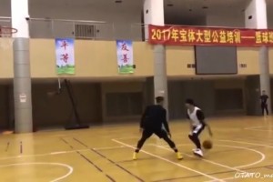 杰伦这攻防节奏令人窒息！17年周杰伦和林书豪一对一斗牛