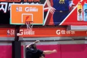 花式球手鲁大湿单挑阿隆-戈登，被戈登用更花的技巧暴打