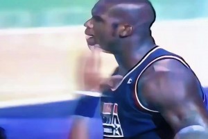 杨毅：奥尼尔的湖人，别说宇宙勇了，乔丹的公牛也不是对手啊