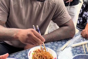 亲自动手做啊！考辛斯中国行到山西孝义体验面食文化~