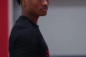 三军用命！火箭队最新训练视频！谢泼德越来越自信了啊！