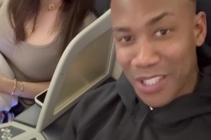 马布里晒和老婆吃中餐视频鸡蛋灌饼视频：好吃！