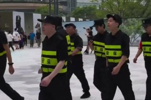 人气绝对最顶级！詹姆斯中国行这安保规模，排面直接拉满啊！