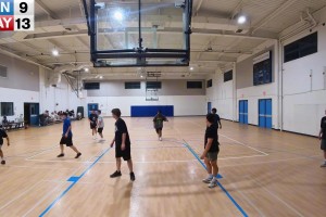 美国小哥挑战作弊手段赢下比赛！叫艾顿过来体验碾压路人的快感