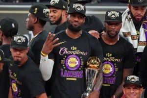 库里如果5个总冠军詹姆斯还是4个 那库历史地位会超过詹吗？