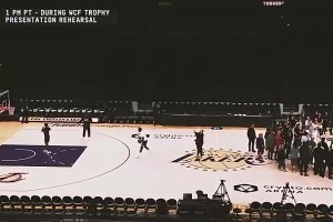 23年西决G4，老詹中午就到场苦练三分，另一边是掘金冠军彩排