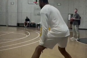 杨毅分享安东尼经典时刻：赛季6次绝杀+打热火不进三秒区砍50