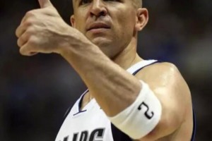 杨毅：同样作为传统组织后卫 基德和保罗谁的水平更高呢？