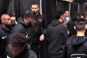 杨毅：小卡19年并不是单核夺冠，他的队友很出色