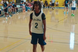 乃父之风！克里斯-保罗儿子穿2号球衣，16岁1米85已超父亲