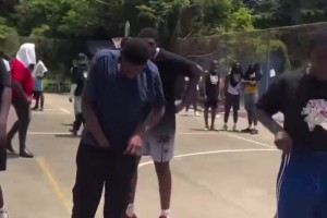 休赛期也不闲着！穆雷在牙买加举办篮球训练营