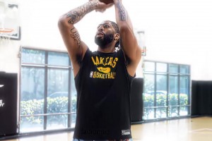 架海紫金梁！浓眉这身材放古代也是个威震一方的将领啊！