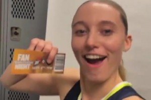 飞翼将迎来主场收官战！李月汝和美女队友们一起推销金色球票！