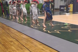 上有天堂下有苏杭！江苏同曦男篮美女啦啦队穿旗袍多亮眼？