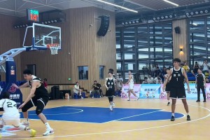 徐杰细节单打徐昕！前面防的非常好，最后一下跳起来全毁了