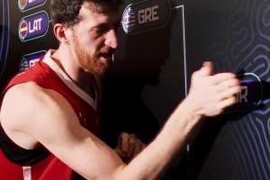 土耳其男篮进去决赛，奥斯马尼绝对是大功臣