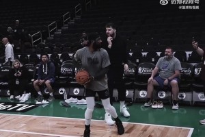 相信神仙的直觉！东契奇想从身后捣乱破坏欧文投篮，瞬间被识破！