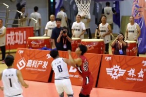 最会打球的上市公司老板？厂BA全国赛，广东奥普特的卢总得分了！