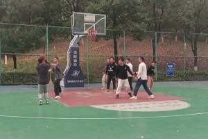 中年老球痞的快乐！年轻人未必懂 被配合打得脑瓜嗡嗡响