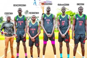 真实！1米90在南苏丹毫无存在感！这身高压迫感，搁谁不迷糊？