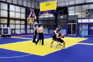 不跳一直转！ 理性分析：这球连续虚晃是否有走步？