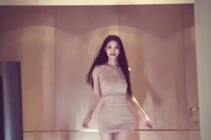 短裙大长腿！美女登密盼盼：除了我还有哪个180姐姐跳舞给你看