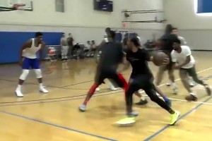 进入他的运控节奏就防不住了！火箭哈登打训练局轻松砍瓜切菜！