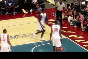 全能控卫！当年保罗在表演赛展示自己的花式技巧！