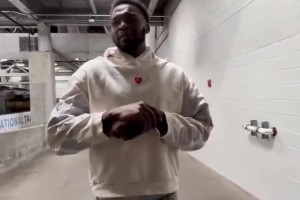 谁最值得信赖？活塞球员趣味问答：车胎爆了会给哪位队友打电话？